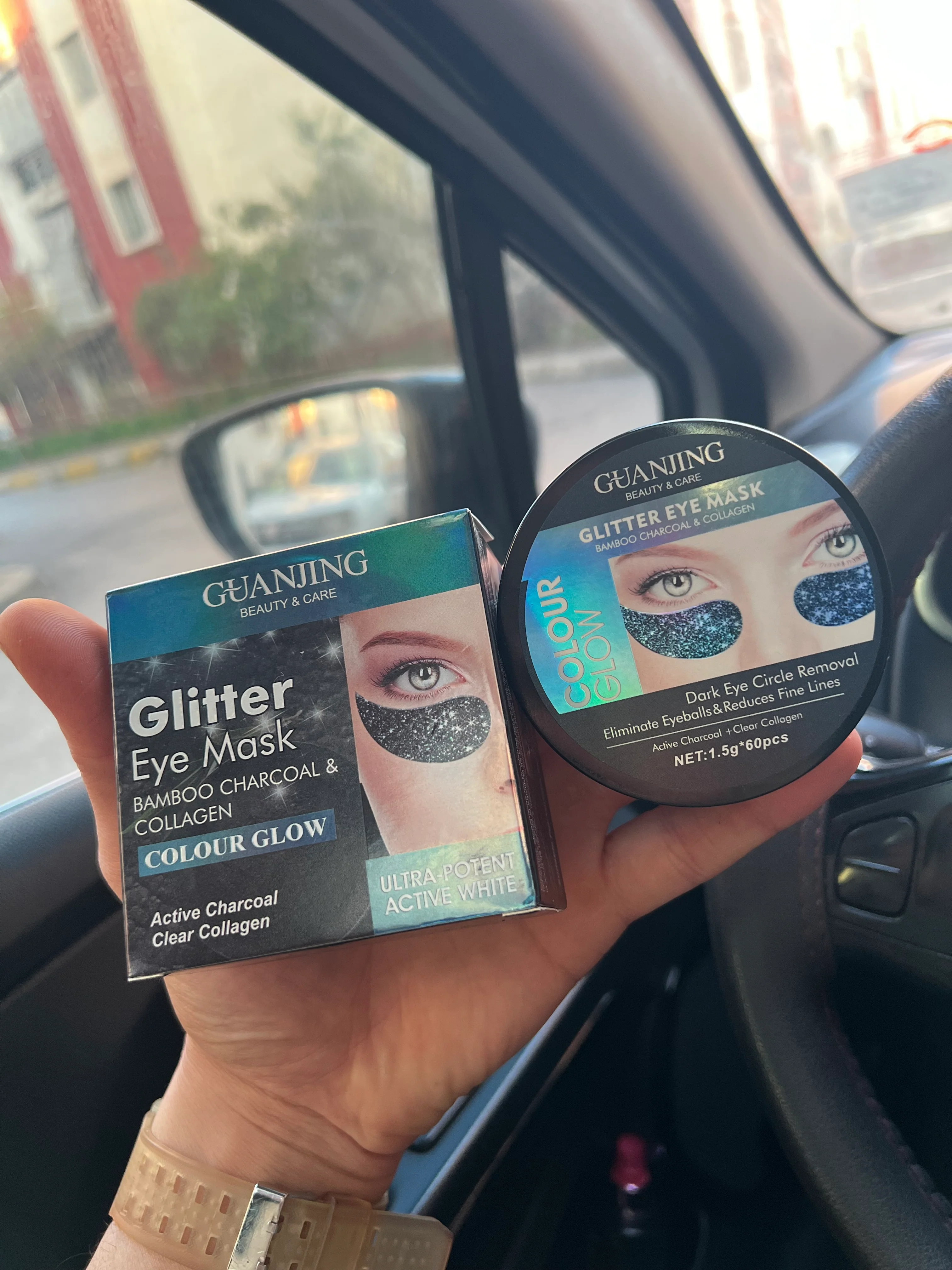Glitter Eye Mask بالفحم والخلاصة الكولاجين - Image 3